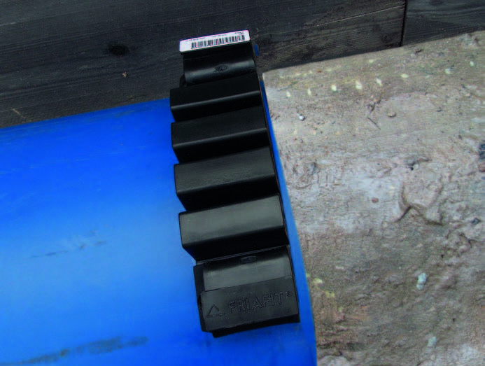 Friatec Fixbloc On Blue Pipe 2